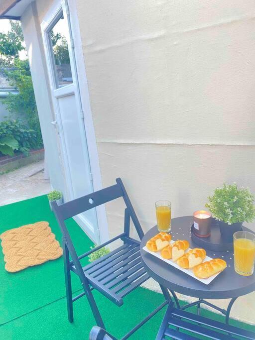 Duplex Aux Porte De Paris Apartment Bourg-la-Reine Bagian luar foto
